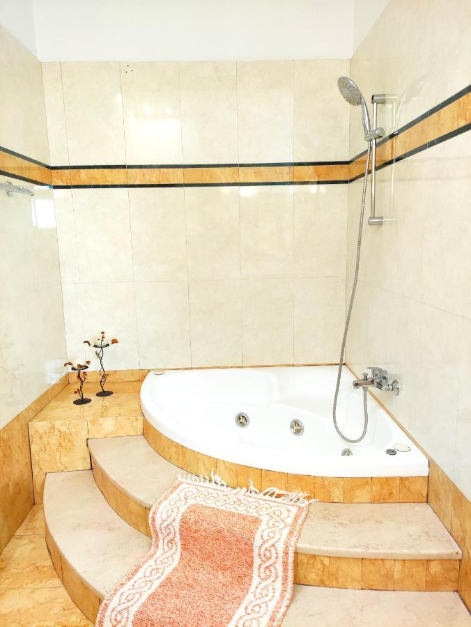 Anastasiou Home In Central Crossroad Parga Bagian luar foto
